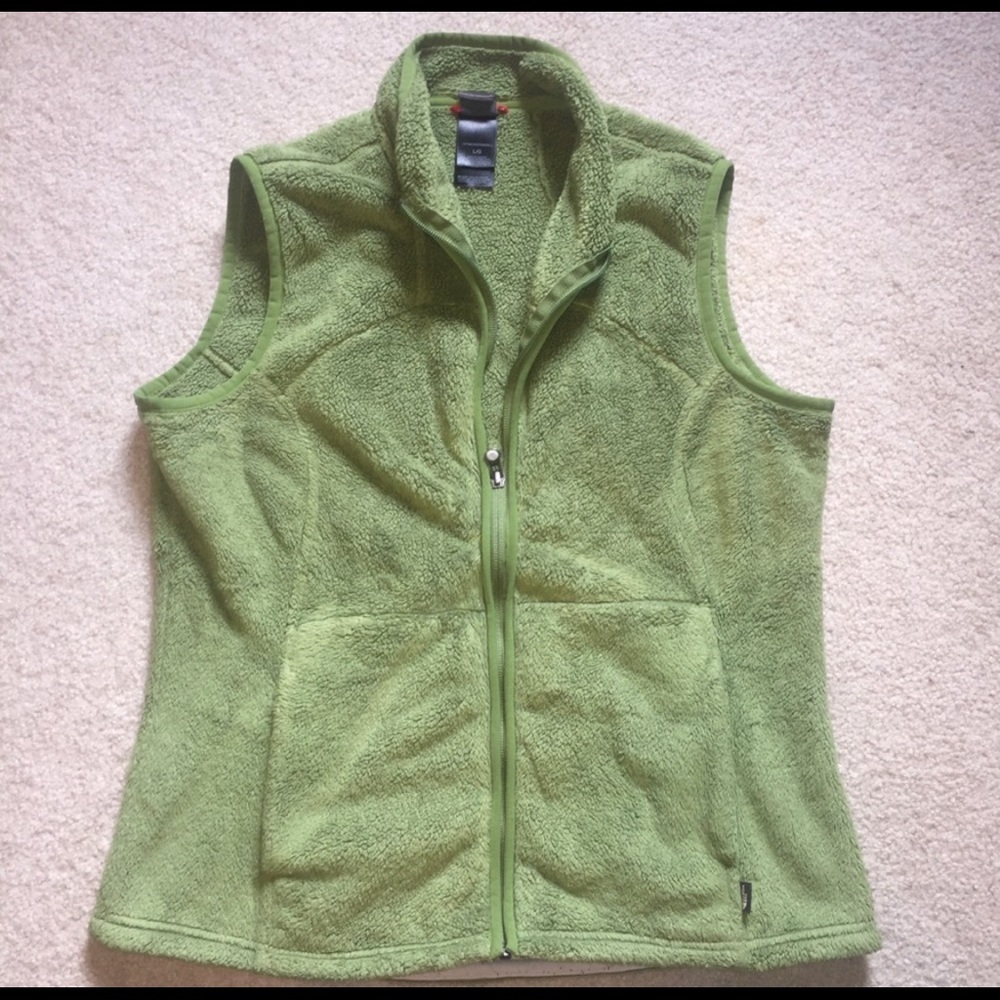 The north face large women’s furry Acadia vest